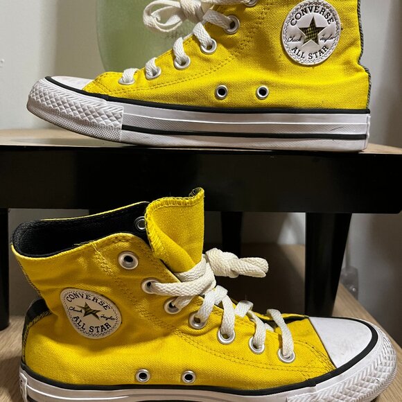 EUC CTAS Converse high tops SKU: 568495F Color: Yellow (5.5W) KICKS - Picture 2 of 6